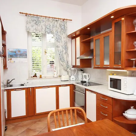 Seaside Family Friendly House With A Swimming Pool Mlini, Dubrovnik - 2145 Casa vacanze *