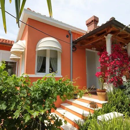 Seaside Family Friendly House With A Swimming Pool Mlini, Dubrovnik - 2145 * مْليني