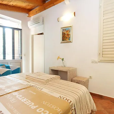 Seaside Family Friendly House With A Swimming Pool Mlini, Dubrovnik - 2145 بيت للعطل